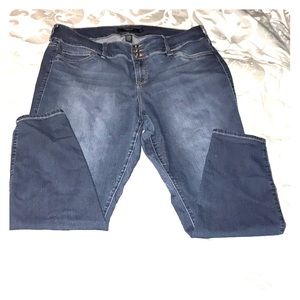 torrid Medium Wash Jeggings sz 22T tall
